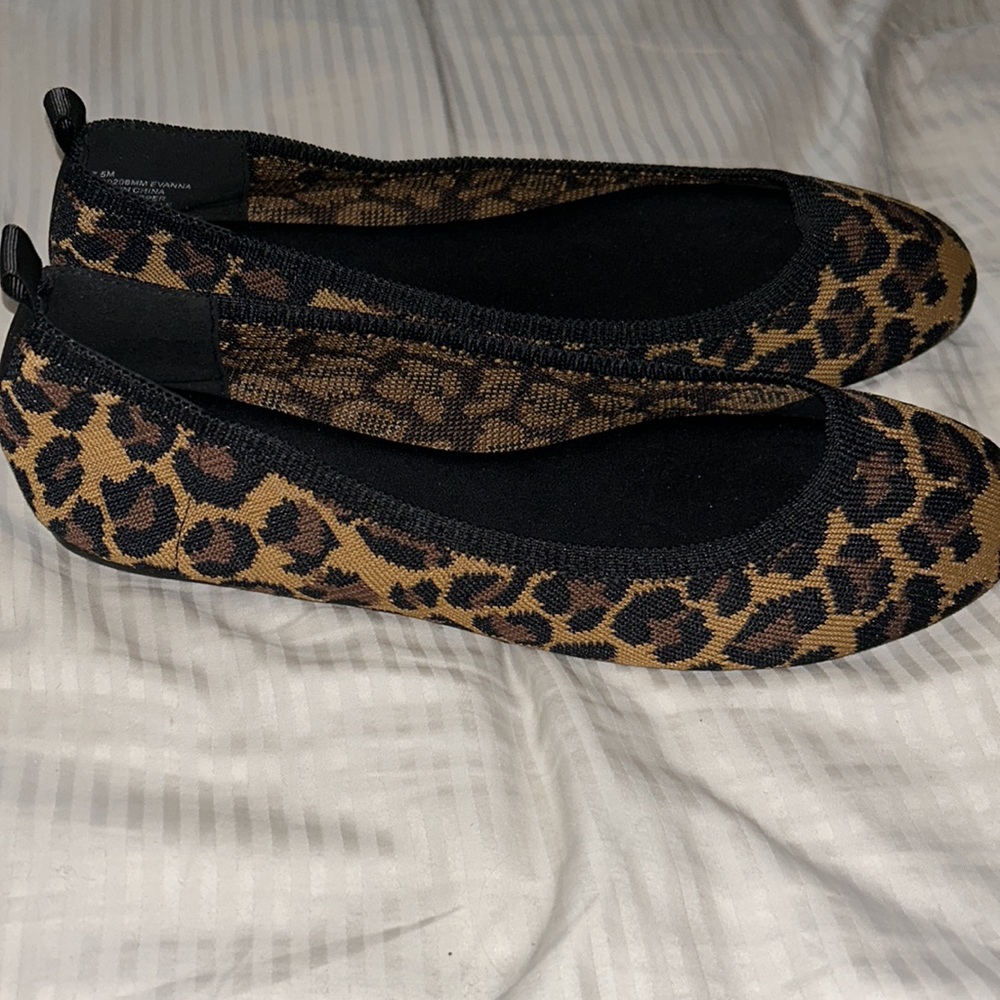 Cheetah print flats - Picture 2 of 4